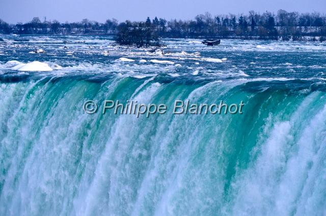 canada ontario  06.JPG - Chutes du Niagara en hiverOntarioCanada